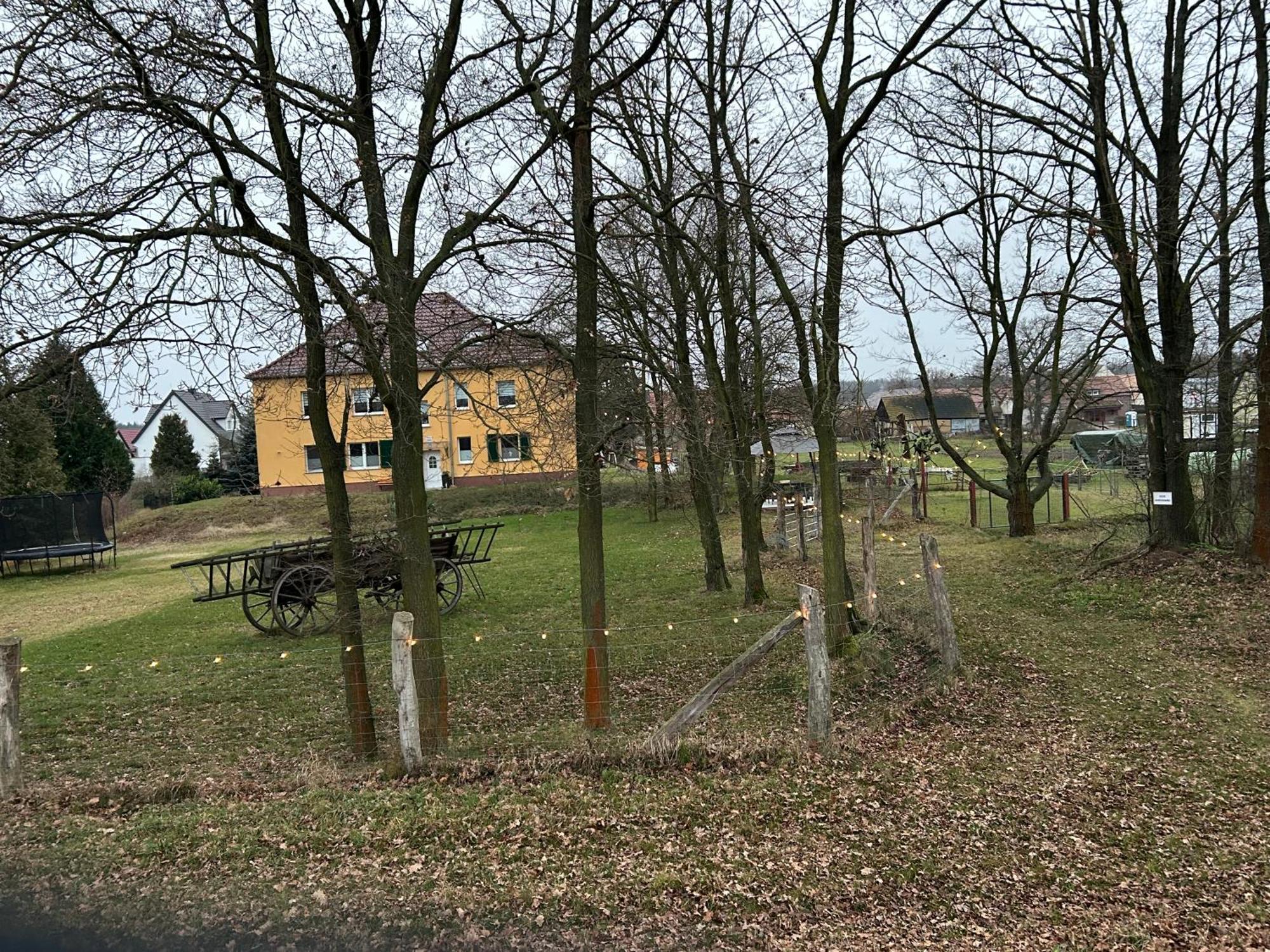 Gelbes Haus Seenland Ferienwohnungen Xl Elsterheide 외부 사진